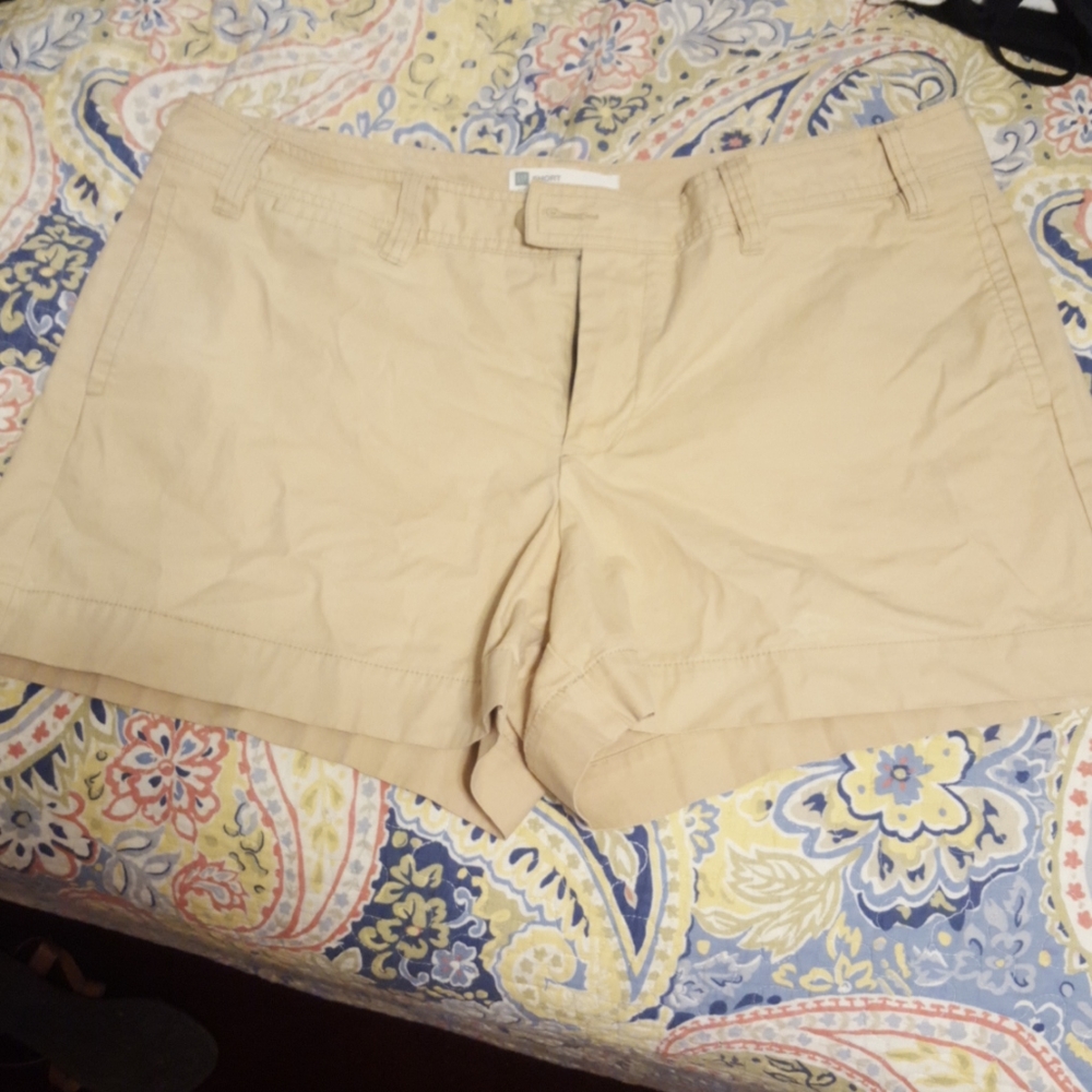 GAP shorts khaki